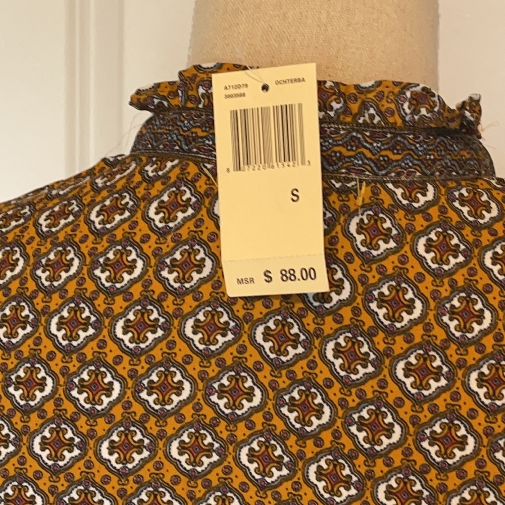 NWT Ruffle Collar Patterned Blouse - Picture 4 of 10